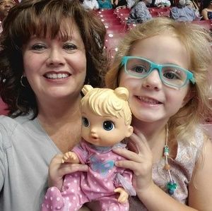 Meet your Posher, Michele